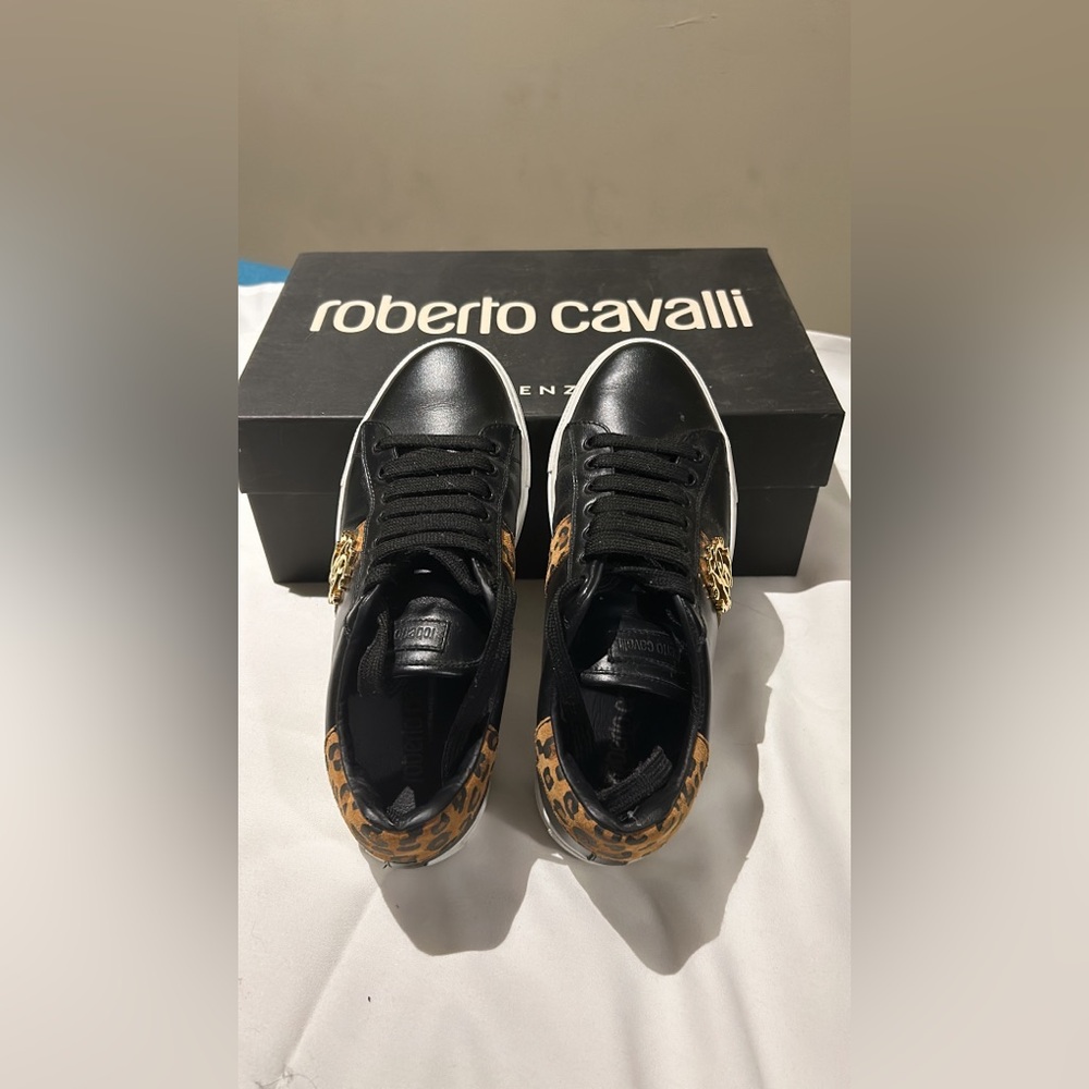 Robert cavalli sneakers used like ne, very good condición just used for 1 time